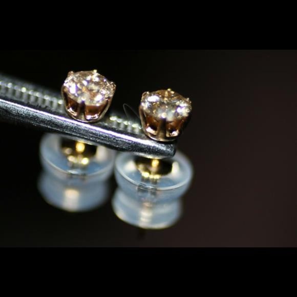 18k yellow gold earrings 750 diamond .46ct studs yellow theopaloutlet video - Picture 8 of 9